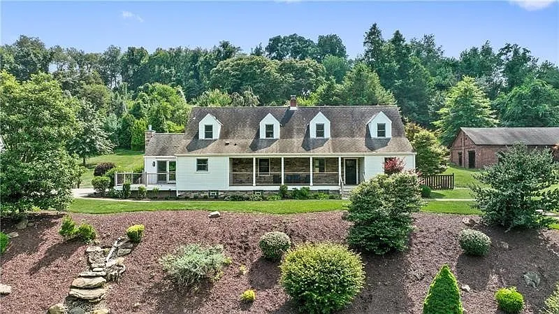 3 bed, 3.5 bath, 3200 sqft, $3,500 — Photo 1