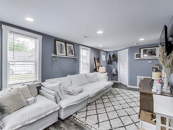 4th image of 1617 S Whittier Pl