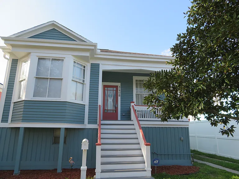 3408 Avenue O 1/2 — Photo 1