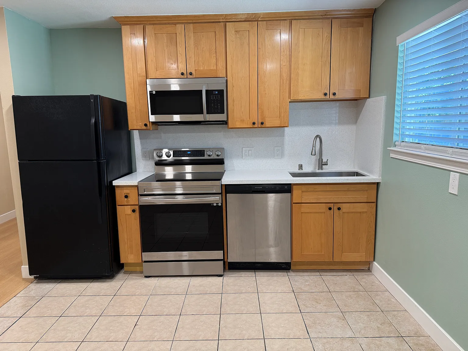 2 bed, 660 sqft, $2,850 — Photo 3