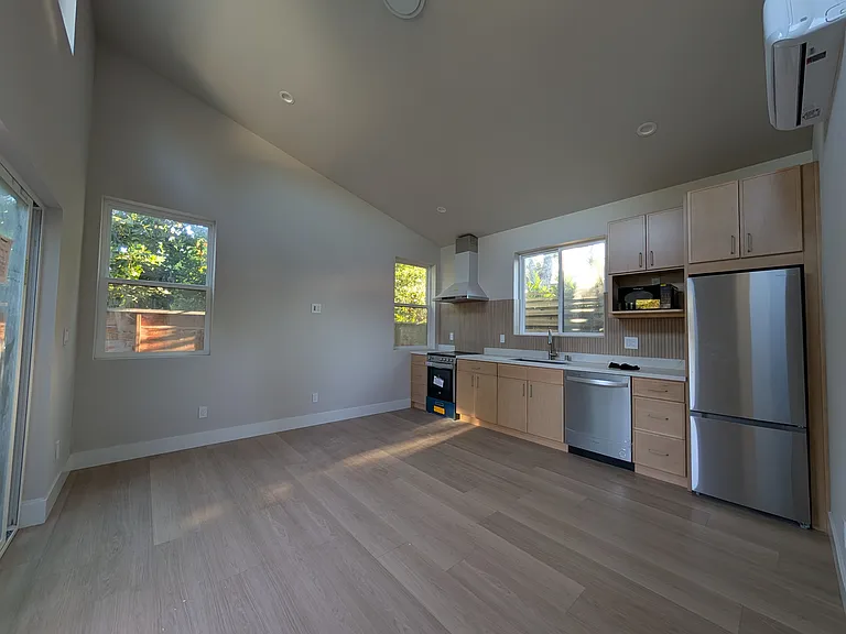 1983 Byers Dr #B — Photo 2