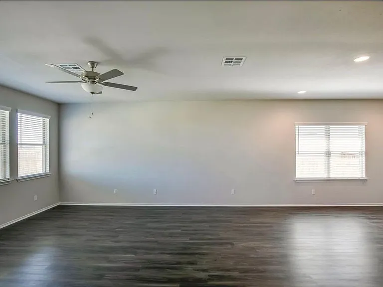 129 Goldfinch Dr — Photo 6