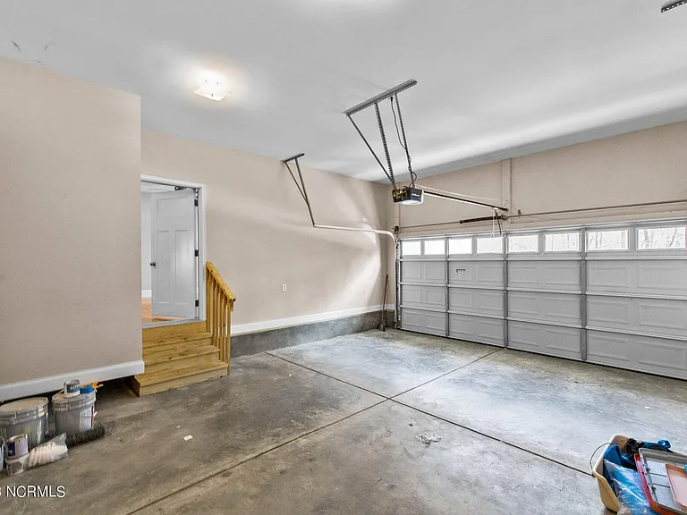 290 Adams Cir — Photo 38