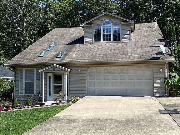 2nd image of 15 Sandlewood Dr