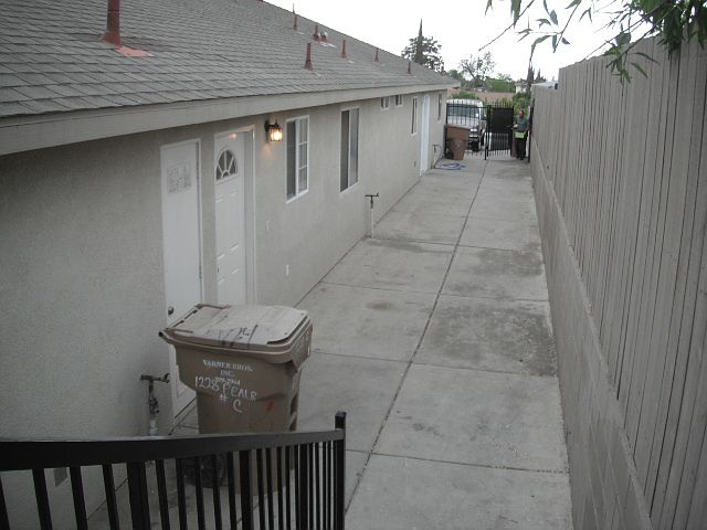 Building Photo 3