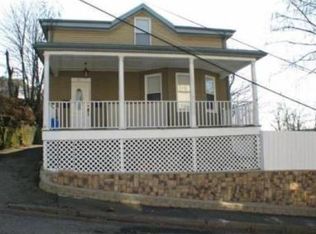 31 Cedar St, Fall River, MA 02720