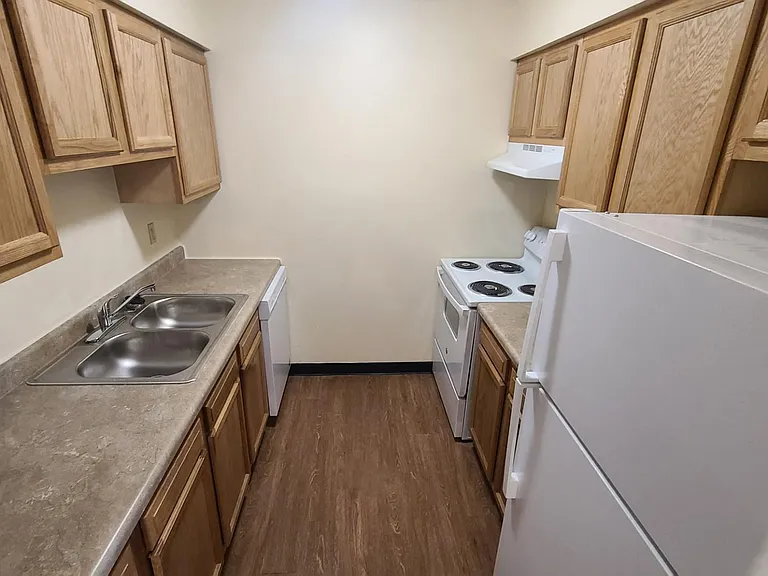Kimberly Club Apartments — Photo 97