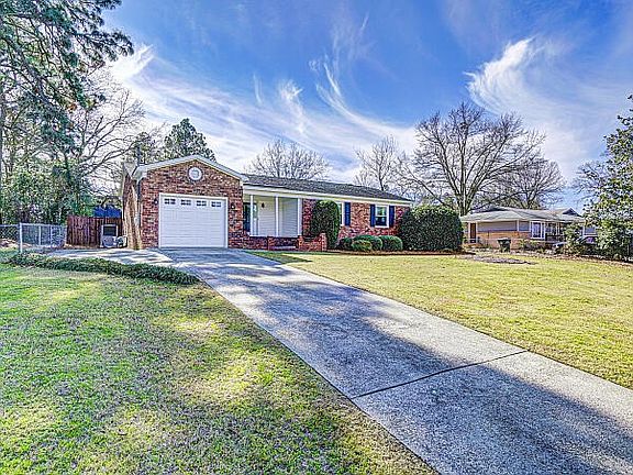 2nd image of 655 Hampton Cir