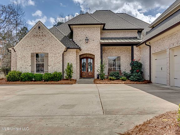 2nd image of 224 S Woodcreek Rd