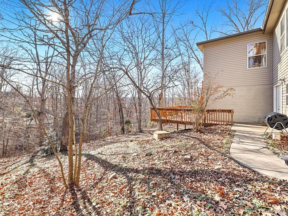 5th image of 19 Lambourn Dr