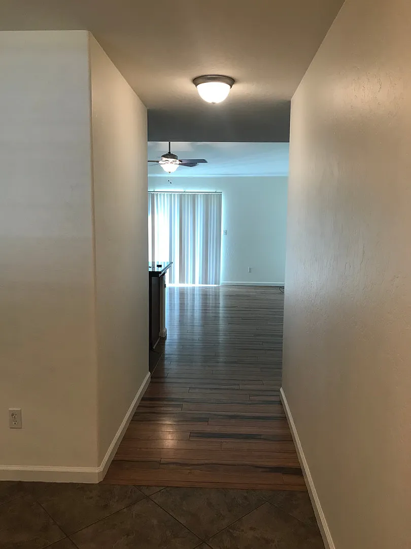 3 Bedroom 2 Bathroom in SE Visalia!! — Photo 2
