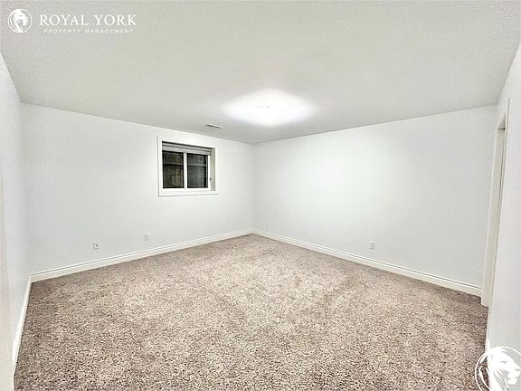 4th image of 133 Lambert St #2