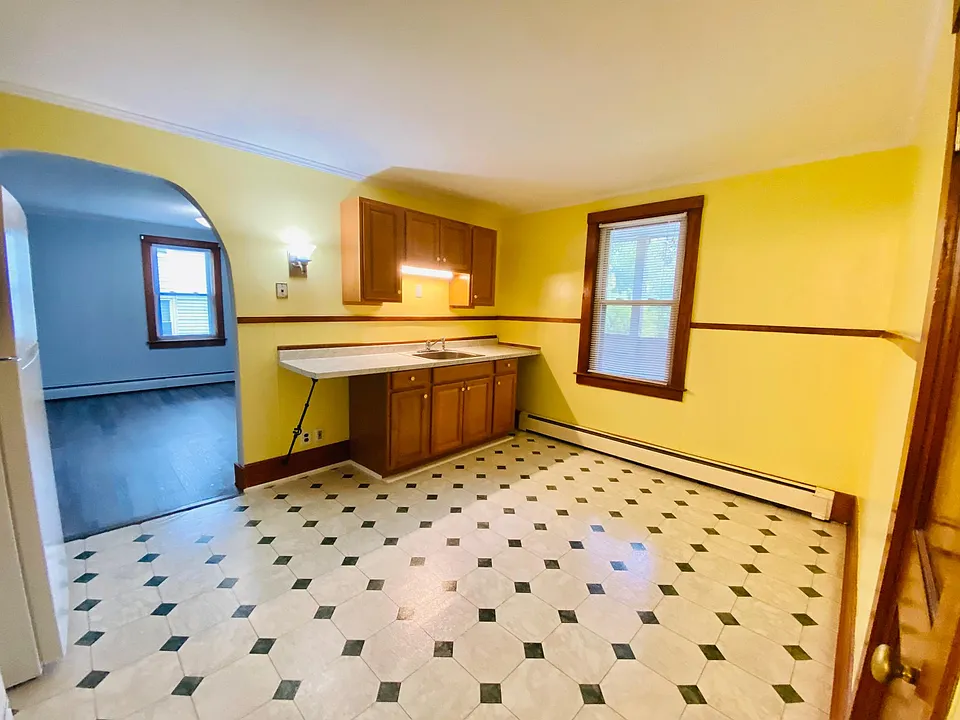 72 Mount Vernon Ave #2