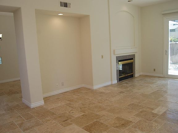 2nd image of 2551 La Salle Pointe