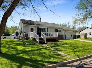 347 2nd St E, Tracy, MN 56175
