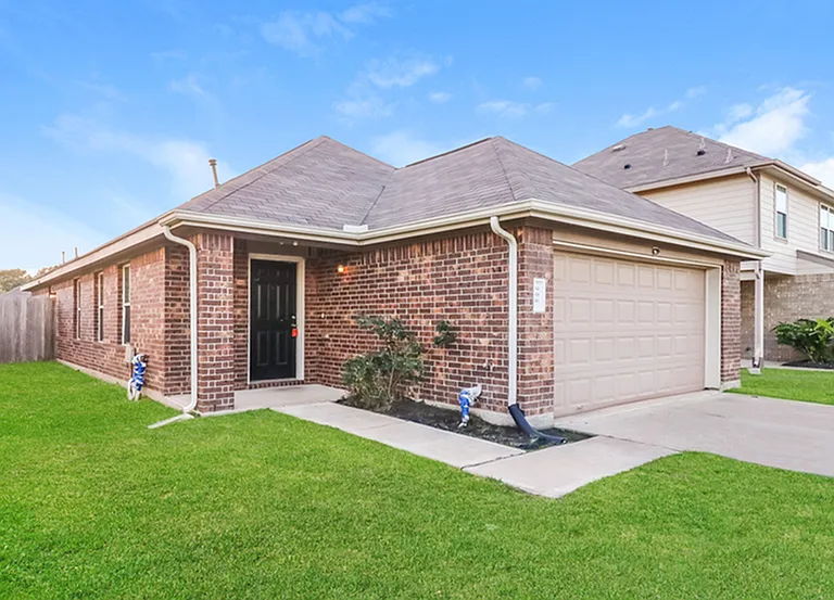 906 Ember Wood Ct — Photo 3