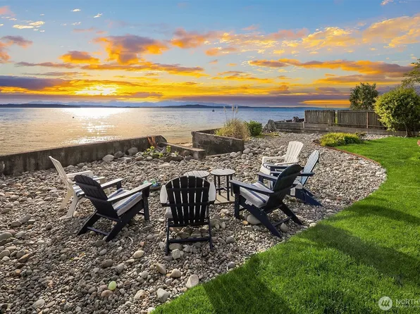 7161 Beach Drive SW, Seattle, WA 98136