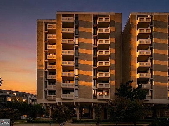 2nd image of 490 M St SW #505