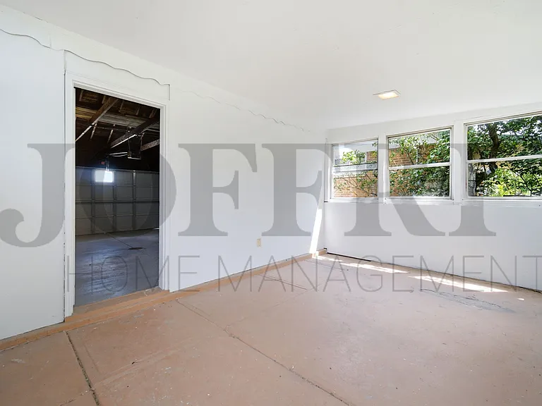 19604 Holiday Ln — Photo 10