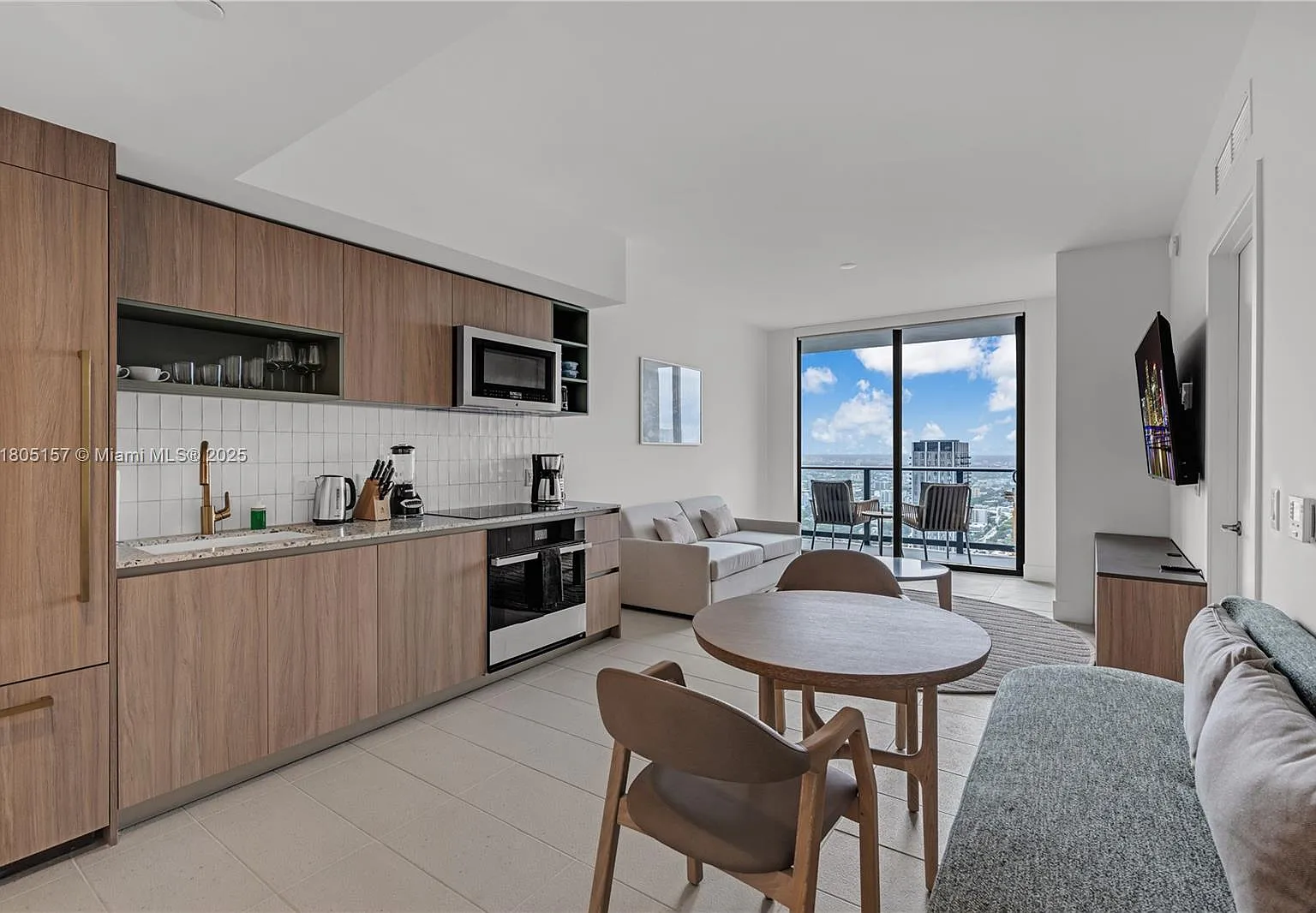 1 bed, 1.0 bath, 588 sqft, $3,500 — Photo 3
