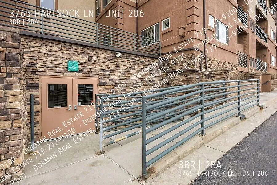 Single-Level Living Condo Unit with 3 Bedrooms, 2 Full Baths, Storage, Garage Parking, and Centra... — Photo 3