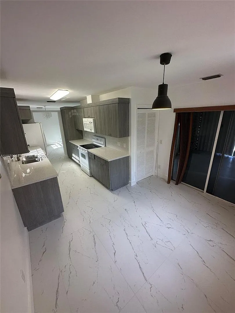 1445 Grant Street A, Hollywood, FL 33020 — Photo 1