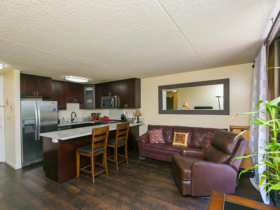 411 Hobron Ln #607