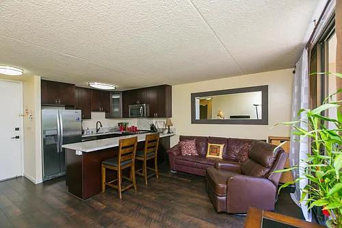 411 Hobron Ln Photo 1