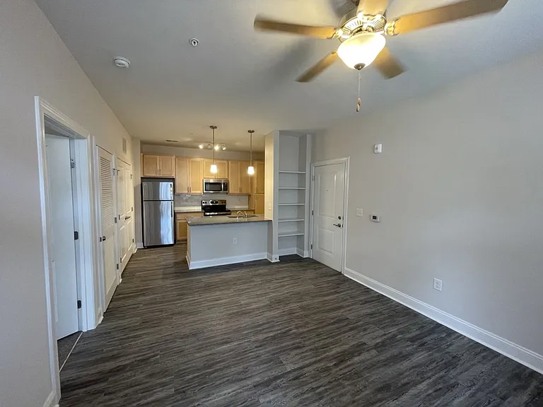 1, 2 and 3 Bedroom Apartments with Utilities near NCSU! — Photo 11