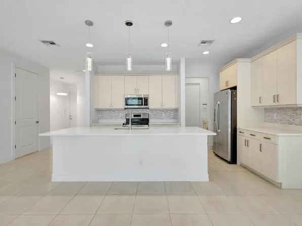 91 PALM Lane, Royal Palm Beach, FL 33411