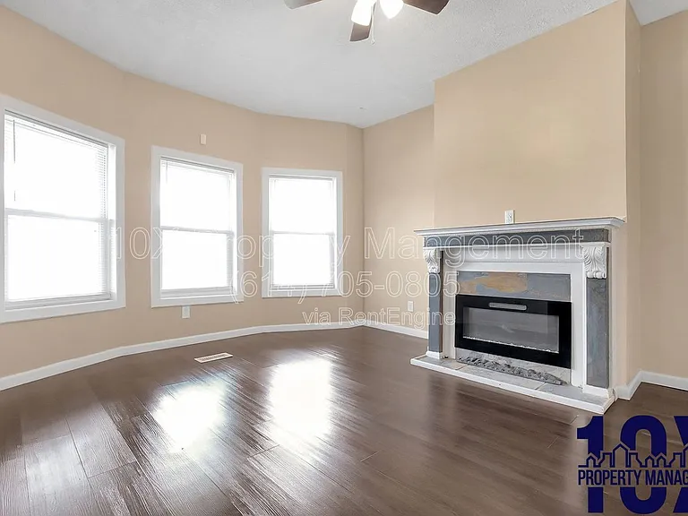 1652 Summit St #A — Photo 11