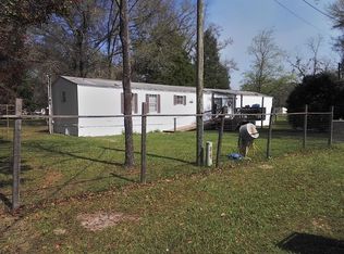 461 Henry Ave, Wewahitchka, FL 32465