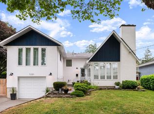 1231 Highrock Ave, Esquimalt, BC V9A 4V8