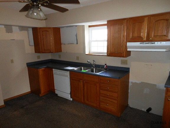 4th image of 613 Highland Ave