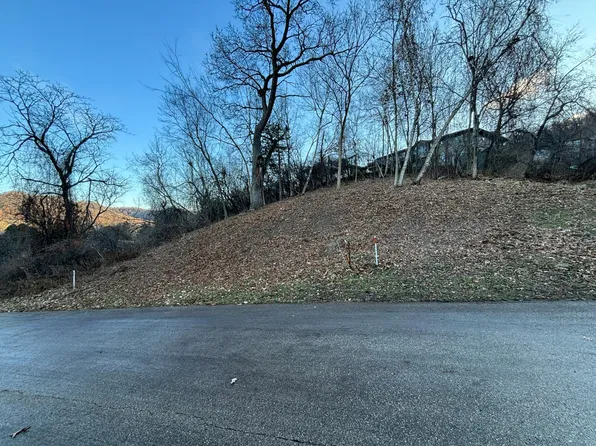 53 Rodeo Dr, Winona, MN 55987