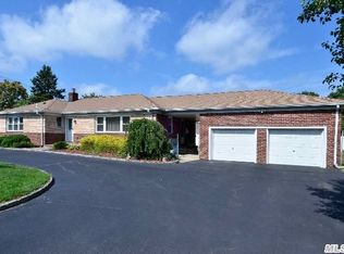 301 Old Country Rd, Melville, NY 11747