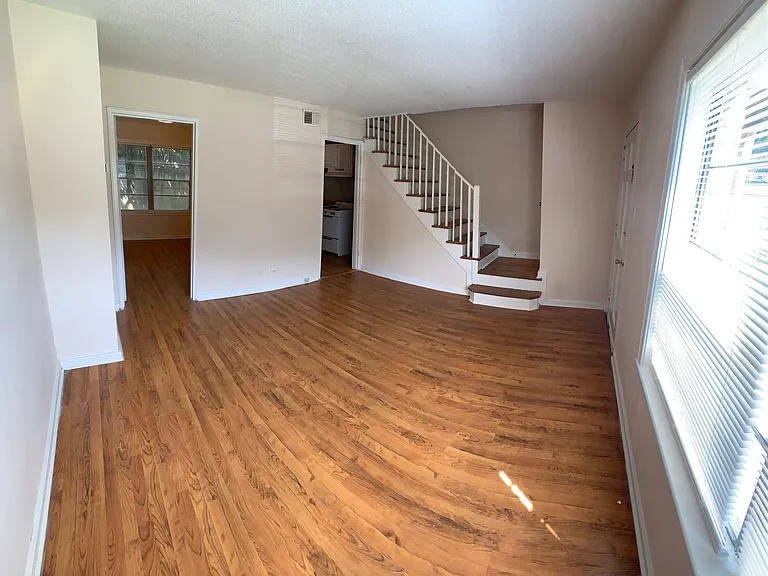 1683 Valley Ave — Photo 3