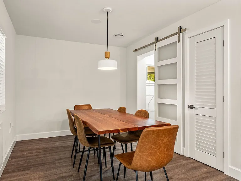1143 Linden St — Photo 12