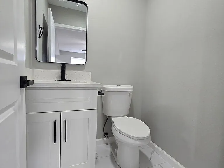 803 Monterey Dr — Photo 5