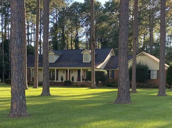 2458 Tallokas Rd, Moultrie, GA 31788