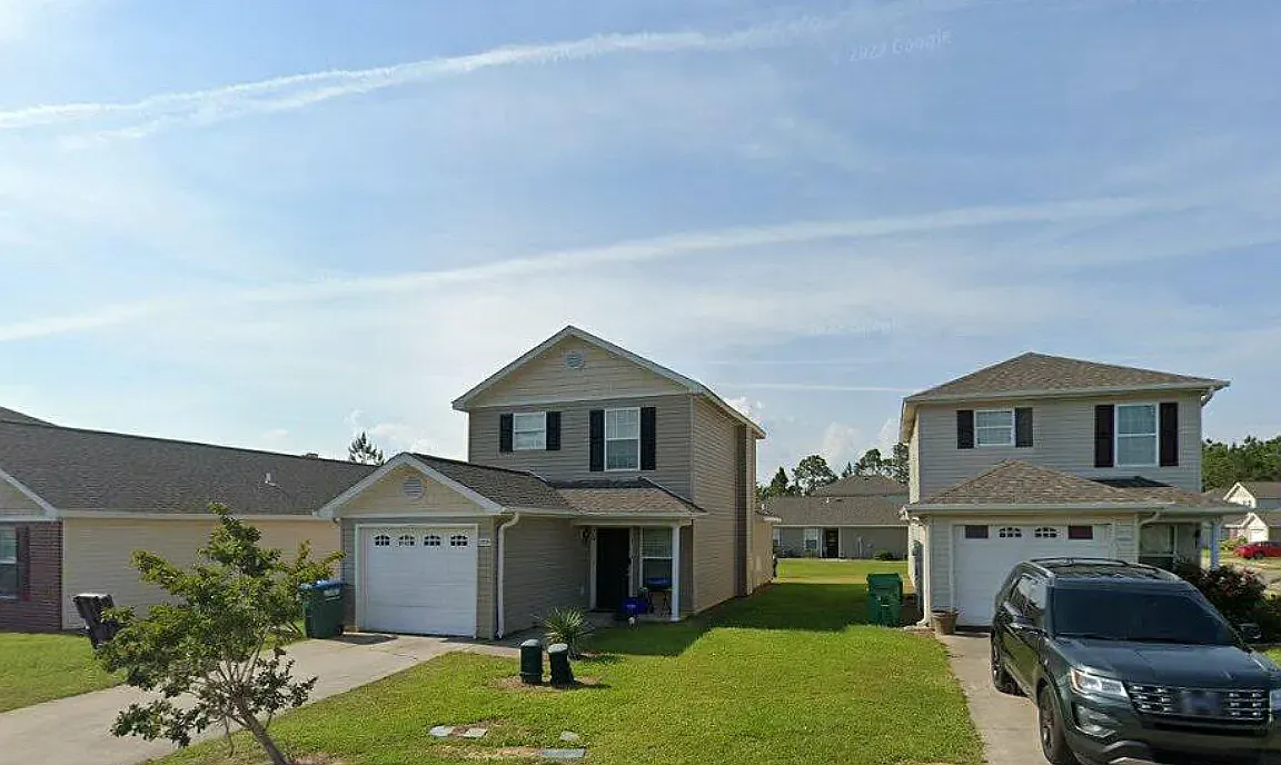 3 bed, 1457 sqft, $1,600 — Photo 1