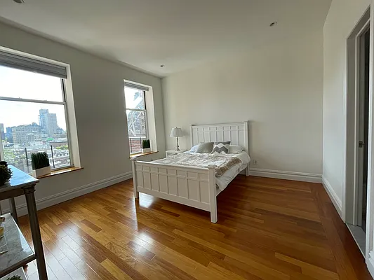 Rented by REAL New York | media 27