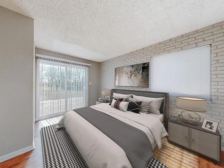 2407 NE 43rd St — Photo 3