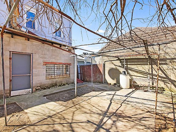 5th image of 1589 Canarsie Rd