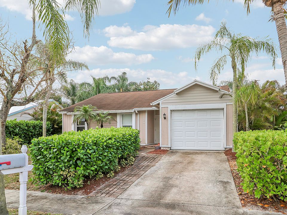 1st image of 124 Rosewood Circle
