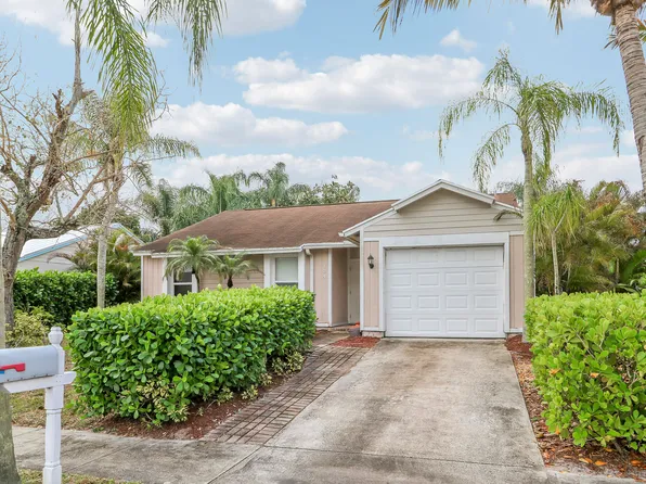 124 Rosewood Circle, Jupiter, FL 33458