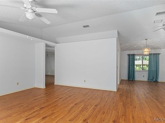 3rd image of 7150 N Whippoorwill Ter
