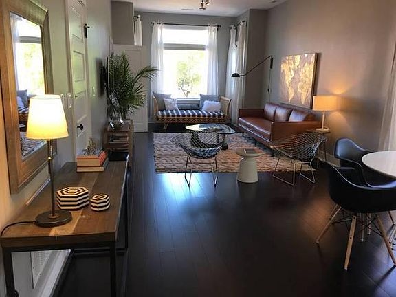 3rd image of 3232 N Lakewood Ave #1