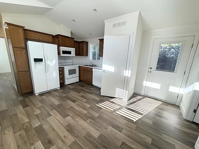 8531 Kittyhawk Ave — Photo 1