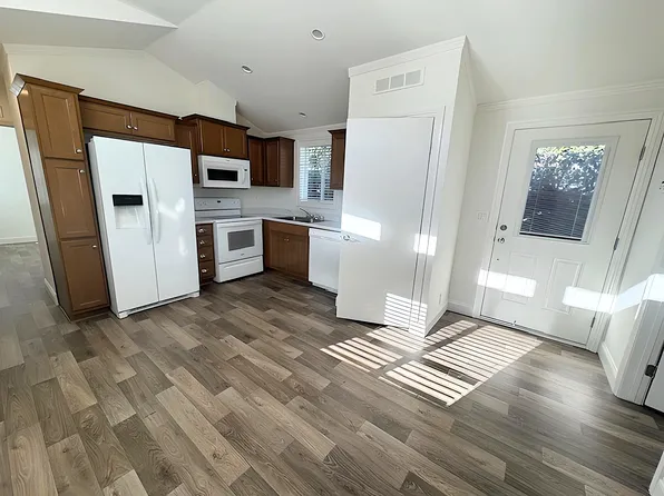 8531 Kittyhawk Ave, Los Angeles, CA 90045